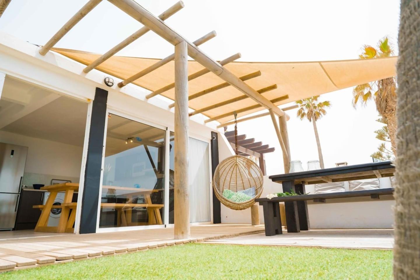 Villa Maluhia Frente Al Mar Y Jacuzzi Коральео Экстерьер фото