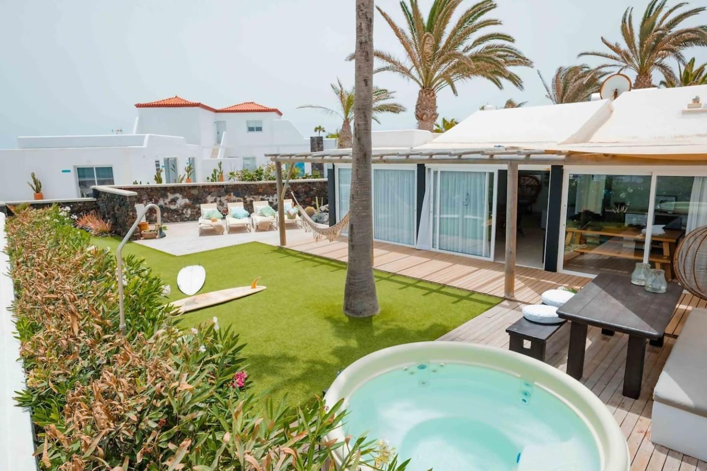 Villa Maluhia Frente Al Mar Y Jacuzzi Коральео Экстерьер фото